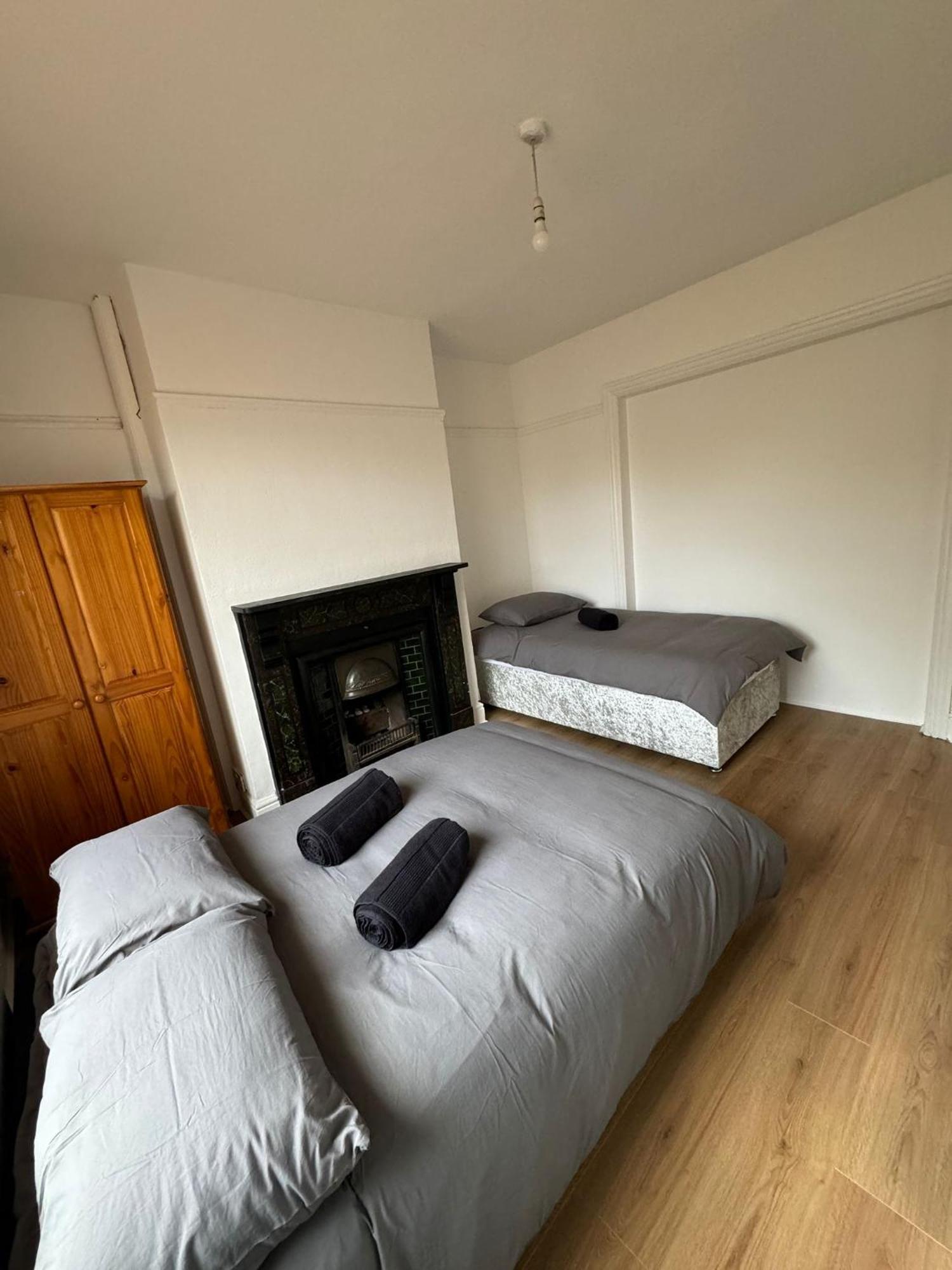 Very Nice Triple Room At 2 Iveragh Rd-5 Dublin Exteriör bild